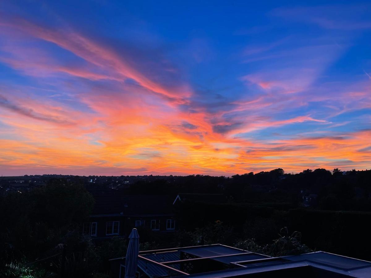 Luxury And South Downs National Park, Free Parking, Animals On Request Daily Fee Apartment *
